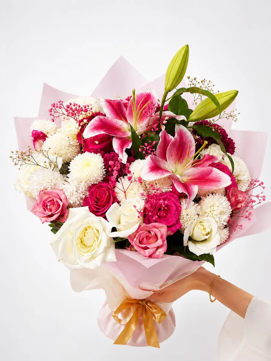 Roselle pink lily and rose bouquet in Agadir